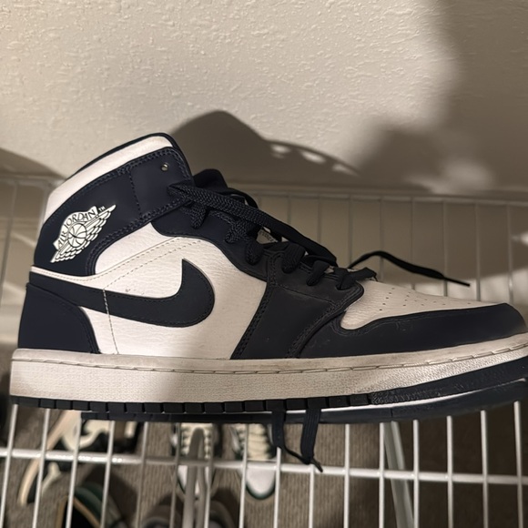 Nike Air Jordan 1 Mid Shoes - Picture 10 of 10